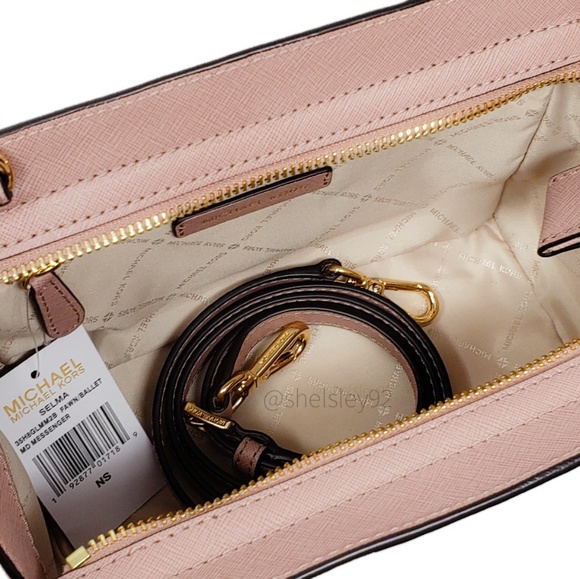 Michael Kors Selma Messenger Set - Picture 4 of 5
